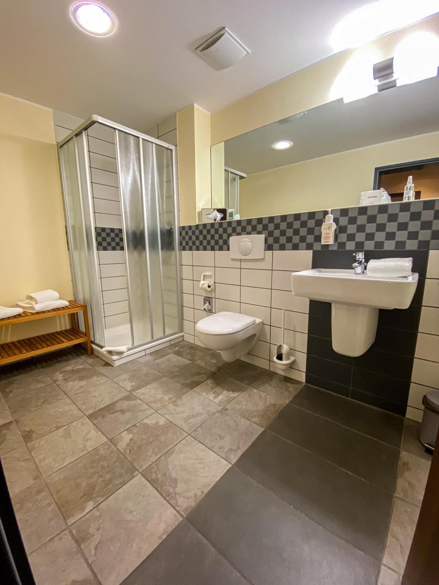 Phoenix Hotel Bergneustadt Екстер'єр фото