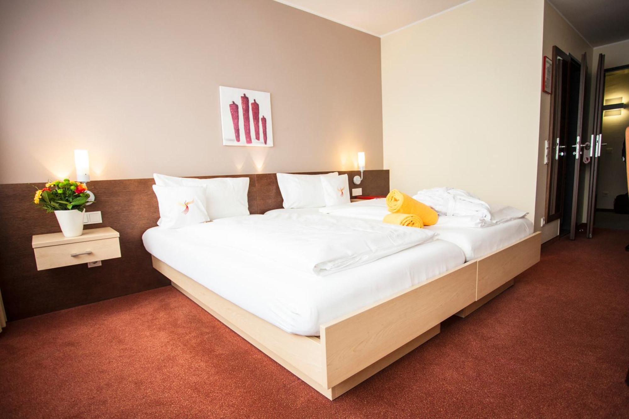 Phoenix Hotel Bergneustadt Екстер'єр фото