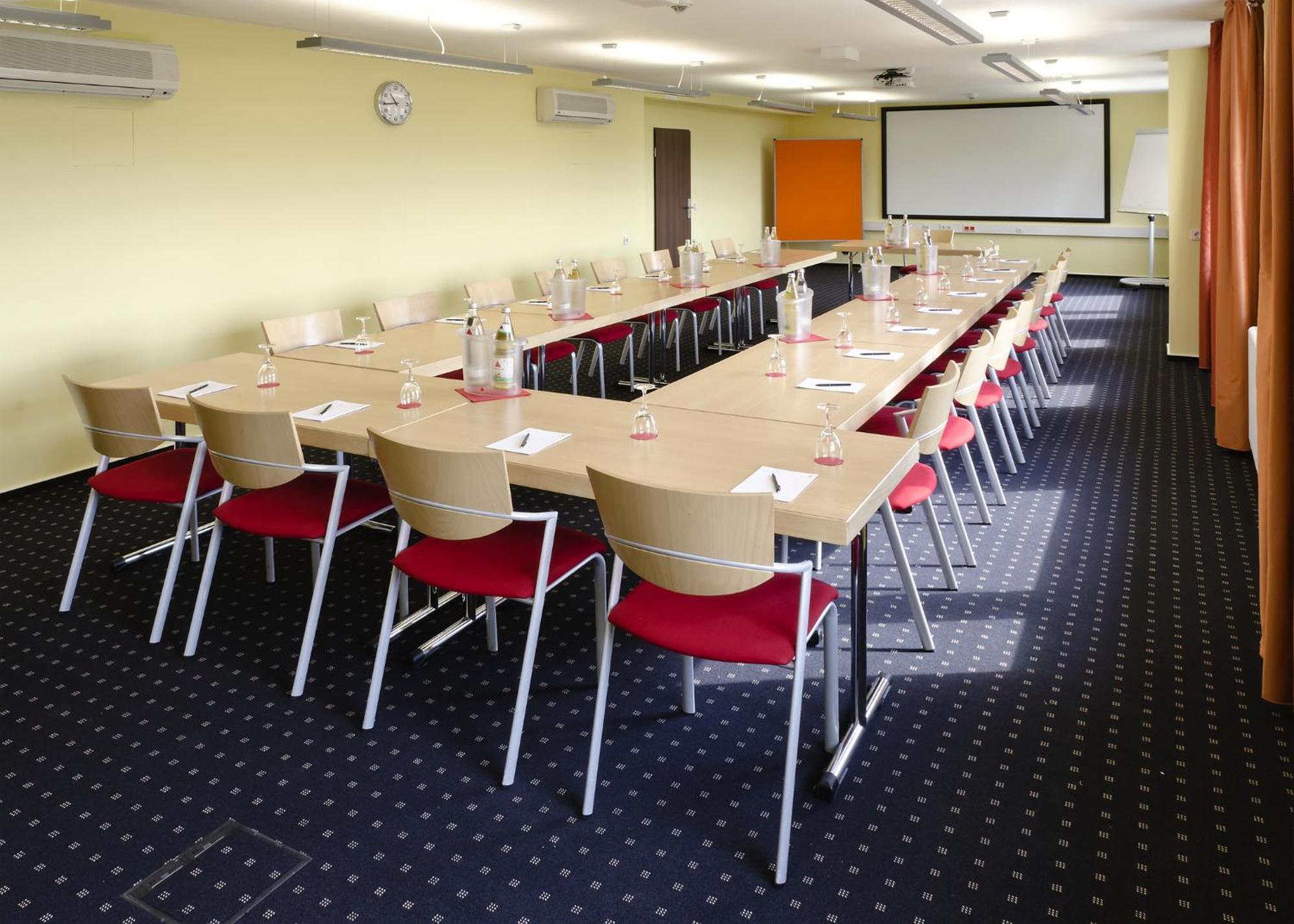 Phoenix Hotel Bergneustadt Екстер'єр фото