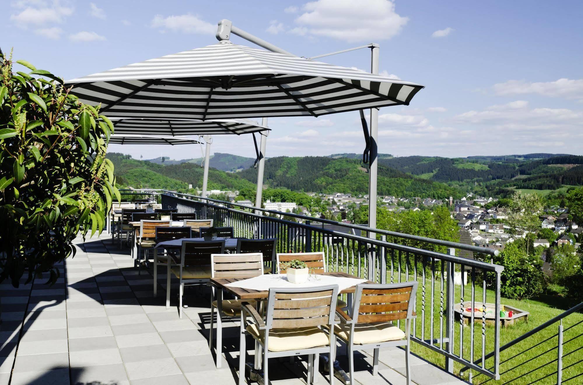 Phoenix Hotel Bergneustadt Екстер'єр фото